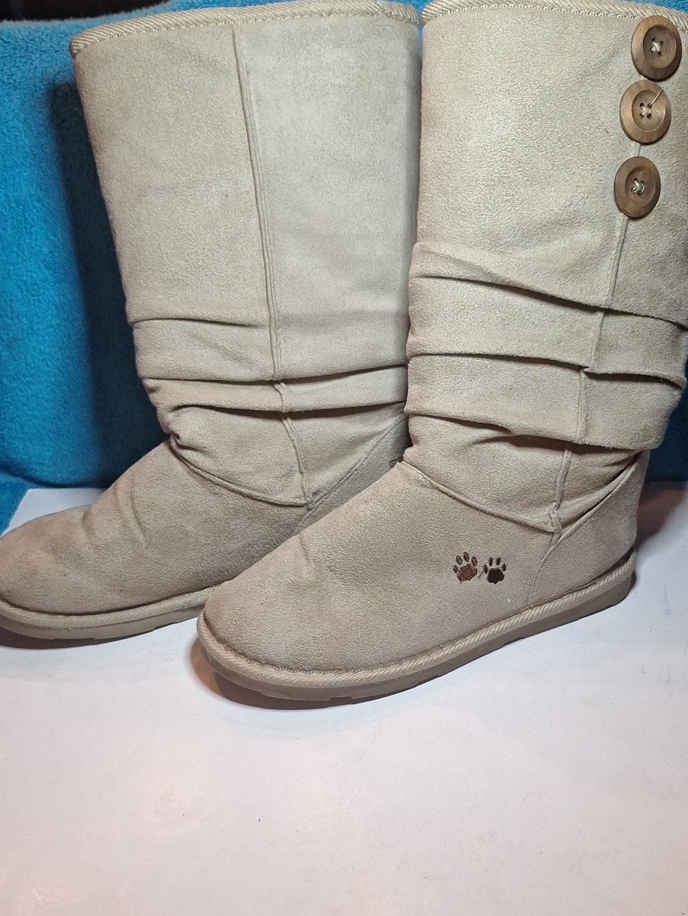 THE ANIMAL RESCUE SITE BROWN SWEATER & SOFT FAUX FUR BOOTS Size 9